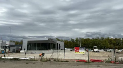 LOCAL COMMERCIAL à LOUER de 350 m² - Offre immobilière - Arthur Loyd