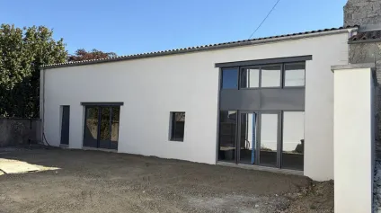 LOCAL COMMERCIAL À LOUER  MAUZÉ-SUR-LE-MIGNON  210 M² - Offre immobilière - Arthur Loyd