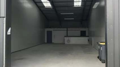 DEPOT DE 136 M² A LA CRECHE - Offre immobilière - Arthur Loyd