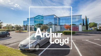 LOCAUX D'ACTIVITÉ A LOUER - BUREAUX - MAUGUIO - VITRINE ET PARKINGS - Offre immobilière - Arthur Loyd