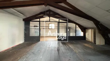 Local atypique de 600 m² avec beaux volumes et fort potentiel d'exploitation - Activité, showroom, atelier ou espace créatif - Offre immobilière - Arthur Loyd
