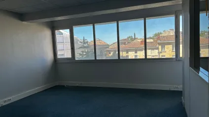 Bureaux à louer à Bordeaux - 183 à 330,50 m² - Offre immobilière - Arthur Loyd