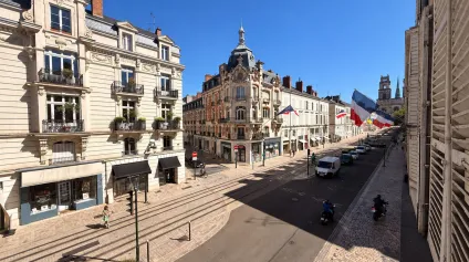 Bureaux à vendre 146 m2 Orleans rue Jeanne d'Arc - Offre immobilière - Arthur Loyd