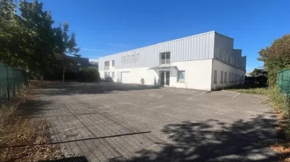 Locaux d activité à vendre à Buc bâtiment indépendant de 1470 m² - Offre immobilière - Arthur Loyd