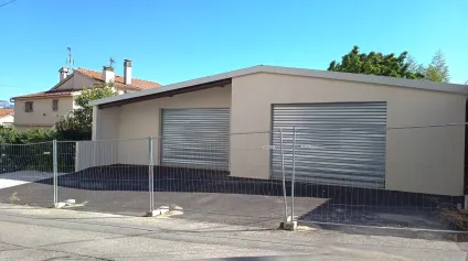 Locaux d'activités avec parkings à louer - Centre Ville / Port - La Seyne sur Mer - Offre immobilière - Arthur Loyd