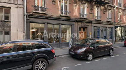 Location local commercial Vieux-Lille surface r�e9nov�e9e et cave exploitable - Offre immobilière - Arthur Loyd