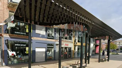 Local commercial à louer Dunkerque Centre-Ville - 182 m² avec grande vitrine sur axe passant - Offre immobilière - Arthur Loyd