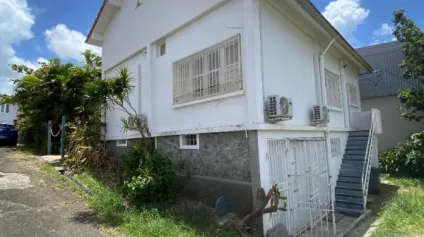 ESPACE VILLA PROFESSIONNELLE 230 m2 - FDF - rénovée - Offre immobilière - Arthur Loyd