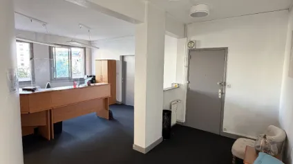 <br />Bureaux à Louer proche de la mairie de Limoges - 90m² - LUMINEUX<br /> - Offre immobilière - Arthur Loyd