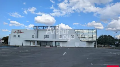 LE RHEU - LOCAL D'ACTIVITE A VENDRE - AXE PASSANT - GRAND FONCIER POSSIBLE - Offre immobilière - Arthur Loyd