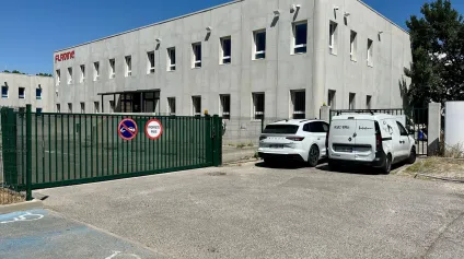 Local mixte à quai à LOUER sur le ZA de l'ANJOLY à VITROLLES - Offre immobilière - Arthur Loyd