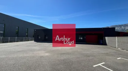 À LOUER - LOCAL D'ACTIVITÉ DE 306 M² - VILLARD-BONNOT - Offre immobilière - Arthur Loyd