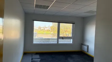 A LOUER BUREAU 43M2 QUARTIER OCEANIS SAINT NAZAIRE - Offre immobilière - Arthur Loyd