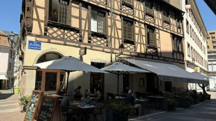 LOCAL COMMERCIAL à VENDRE de 261.7 m² - Offre immobilière - Arthur Loyd