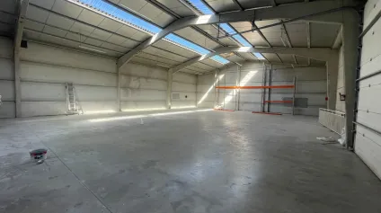A louer local de 360 m2 env sur l'axe Beauvais/Chambly - Offre immobilière - Arthur Loyd