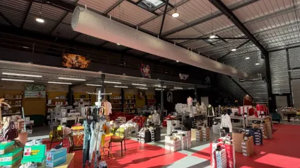 <br />Local commercial 450m² au coeur de la zone Nord de Limoges - Proche des enseignes nationales<br /> - Offre immobilière - Arthur Loyd