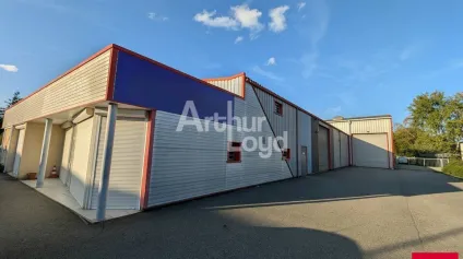 ST JACQUES DE LA LANDE - LOCAL D'ACTIVITE INDEPENDANT A VENDRE - Offre immobilière - Arthur Loyd