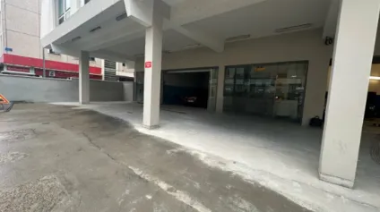 A VENDRE - LOCAUX COMMERCIAUX - Offre immobilière - Arthur Loyd
