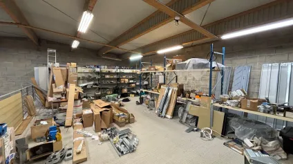 A LOUER - LOCAUX D'ACTIVITÉ - VERNEUIL EN HALATTE - Offre immobilière - Arthur Loyd