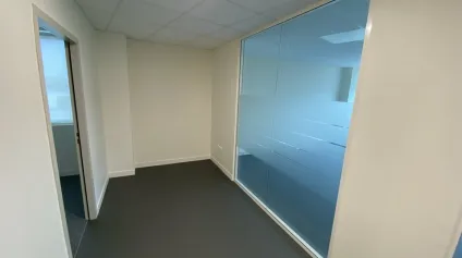 A L'ACHAT BUREAUX 152M2, PROPOSANT DE TRÈS BELLES PRESTATIONS SUR POITIERS PRÉ-MÉDARD / POLYCLINIQUE - Offre immobilière - Arthur Loyd