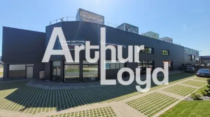 Opportunité d'implantation rare au cur du Pays de Gex ! - Offre immobilière - Arthur Loyd
