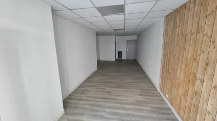 SURFACE DE 50 M² POUR BUREAUX OU COMMERCE À NIORT - Offre immobilière - Arthur Loyd