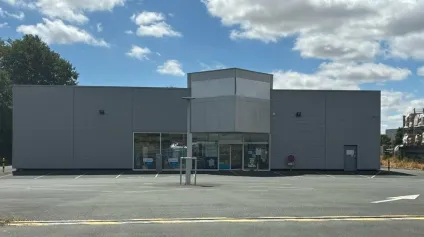 LES HERBIERS  LOCAL COMMERCIAL À LOUER - Offre immobilière - Arthur Loyd