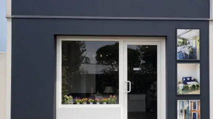 115m² de local mixte à vendre ou à louer ZAC des ETANGS Saint Mitre les Remparts <br /> - Offre immobilière - Arthur Loyd