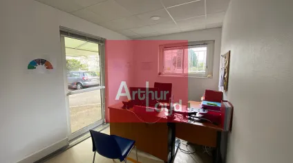 À VENDRE ? Ensemble de bureaux d'environ 980 m² dans une zone d'activités stratégique - Offre immobilière - Arthur Loyd