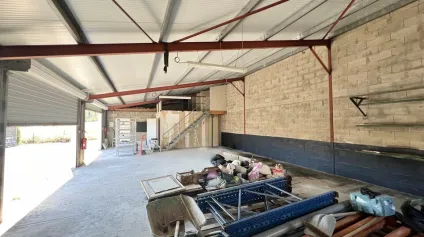 Sud-Est Charente (Dignac) local d'activités disponible - Offre immobilière - Arthur Loyd