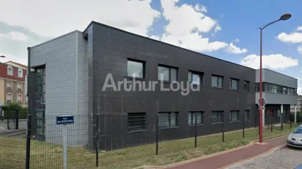 GRANDS BOULEVARDS - proximité Tramway + Parkings - Ensemble immobilier à louer / à vendre avec parkings. - Offre immobilière - Arthur Loyd
