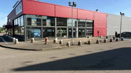 LOCAL COMMERCIAL à LOUER de 1210 m² - Offre immobilière - Arthur Loyd