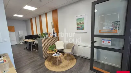 ANGERS OUEST LOCAL COMMERCIAL DE 75 M² A LOUER - Offre immobilière - Arthur Loyd