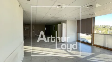 Bureaux à louer 180 m² ERP PMR à Saint-Gély-du-Fesc avec parking - Offre immobilière - Arthur Loyd