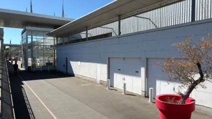 LOCAL COMMERCIAL GALERIE COMMERCIALE AUCHAN OLIVET 50 M2 - Offre immobilière - Arthur Loyd