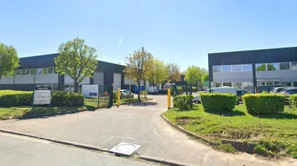 BELLE SURFACE D'ENTREPOT A LOUER - Offre immobilière - Arthur Loyd
