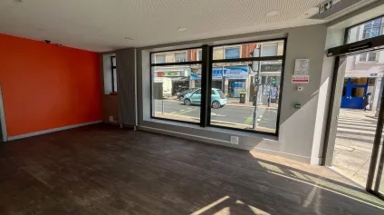 LOCAUX COMMERCIAUX DE 70M2 - A VENDRE - Centre ville SAINT-QUENTIN - Offre immobilière - Arthur Loyd