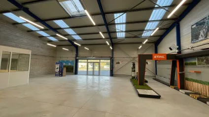 A LOUER LOCAL COMMERCIAL 300 M2 ENVIRON À RESSONS SUR MATZ - PROCHE A1 - Offre immobilière - Arthur Loyd