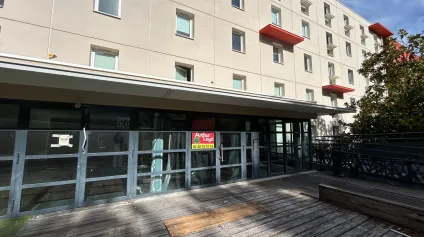 Location local commercial à Nantes avec terrasse privative de 100 m2 - Offre immobilière - Arthur Loyd