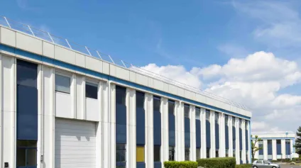 Locaux d'activités et bureaux à louer à Gennevilliers dans parc sécurisé - Offre immobilière - Arthur Loyd