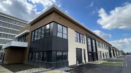 Locaux d'activité à louer à Nanterre parc labellisé HQE biosourcé - Offre immobilière - Arthur Loyd