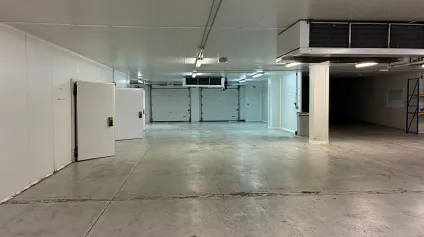 <br />A vendre Local d'activité Rochefort 976 m²<br /> - Offre immobilière - Arthur Loyd