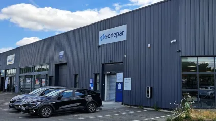 A LOUER LOCAL COMMERCIAL IDEAL COMMERCE B TO B / SERVICES AVEC FORTE VISIBILITE SUR AXE NORD DE CHATELLERAULT (86) - Offre immobilière - Arthur Loyd