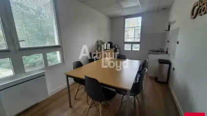 ANGERS DOUTRE BUREAUX DE 118 M² A LOUER - Offre immobilière - Arthur Loyd