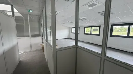 LA VILLE-AUX-DAMES LES FOUGEROLLES BUREAUX A VENDRE DE 115 M² 3 PARKINGS - Offre immobilière - Arthur Loyd