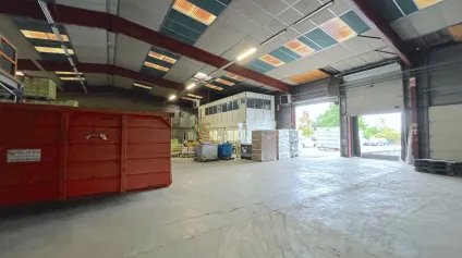 A louer à Méru : entrepot de 3 600 m2 environ - Offre immobilière - Arthur Loyd