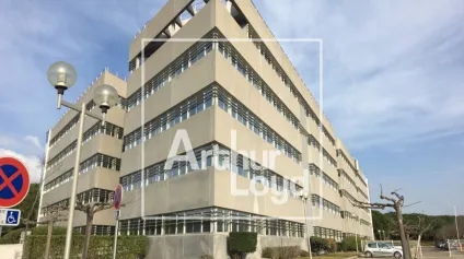 Bureaux à louer Montpellier nombreux parkings disponibles quartier Millénaire - Offre immobilière - Arthur Loyd