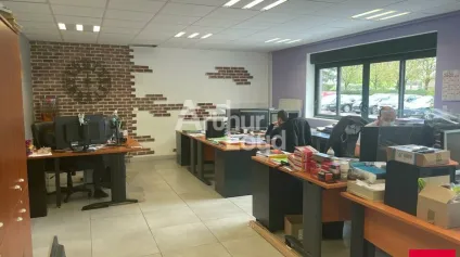 BLOIS - VENTE LOCAL D'ACTIVITÉ DE 1 137 M² - ZONE INDUSTRIELLE - Offre immobilière - Arthur Loyd