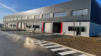A LOUER - LOCAUX D'ACTIVITÉS NEUFS - 2268 M2 DIVISIBLES - SAINT-QUENTIN - Offre immobilière - Arthur Loyd