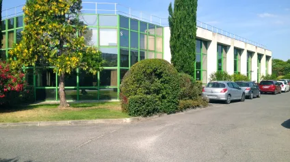 Sous promesse de vente - Local mixte à vendre ou à louer sur le pôle d'activités d'AIX EN PROVENCE - Offre immobilière - Arthur Loyd